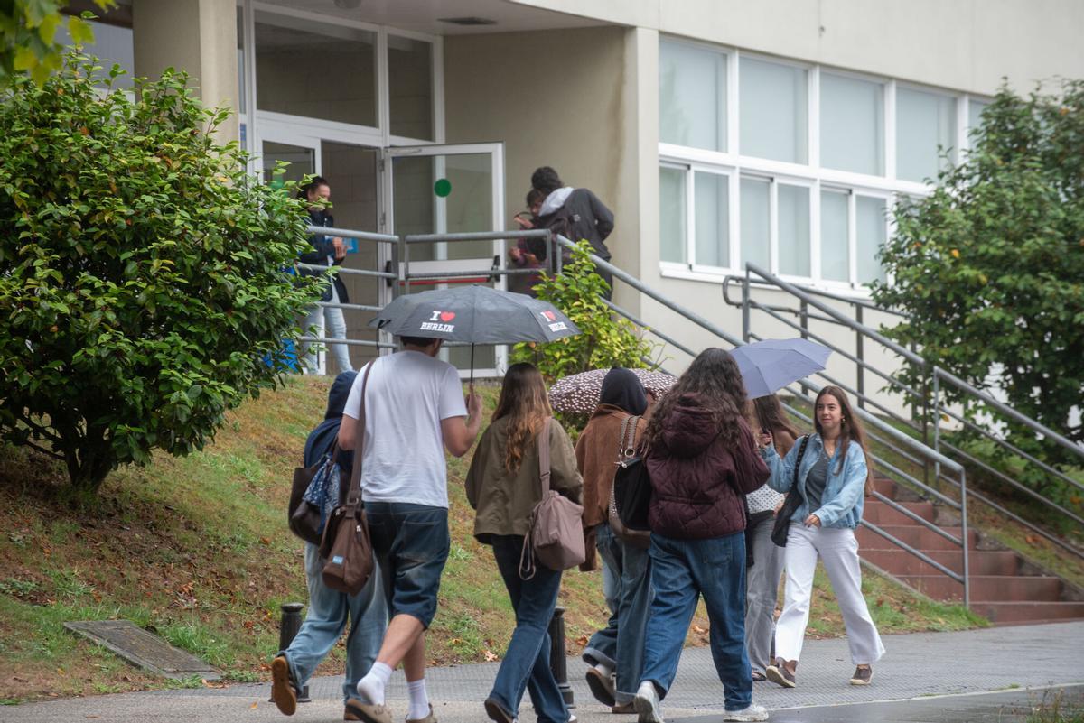 La Universidade da Coruña abre curso con más alumnado de grado sin reducir plazas: se incorporan 3.477 nuevos alumnos y 33 carreras cubren matrícula.