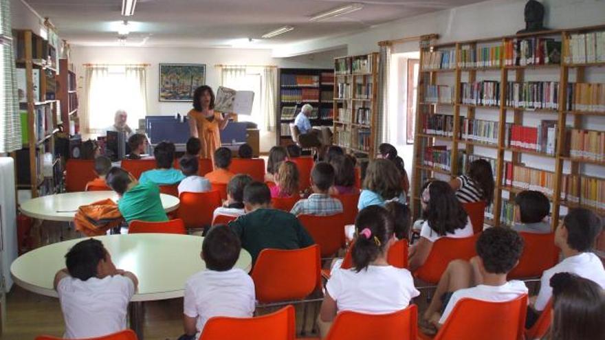 Asistentes a la jornada de animación a la lectura.