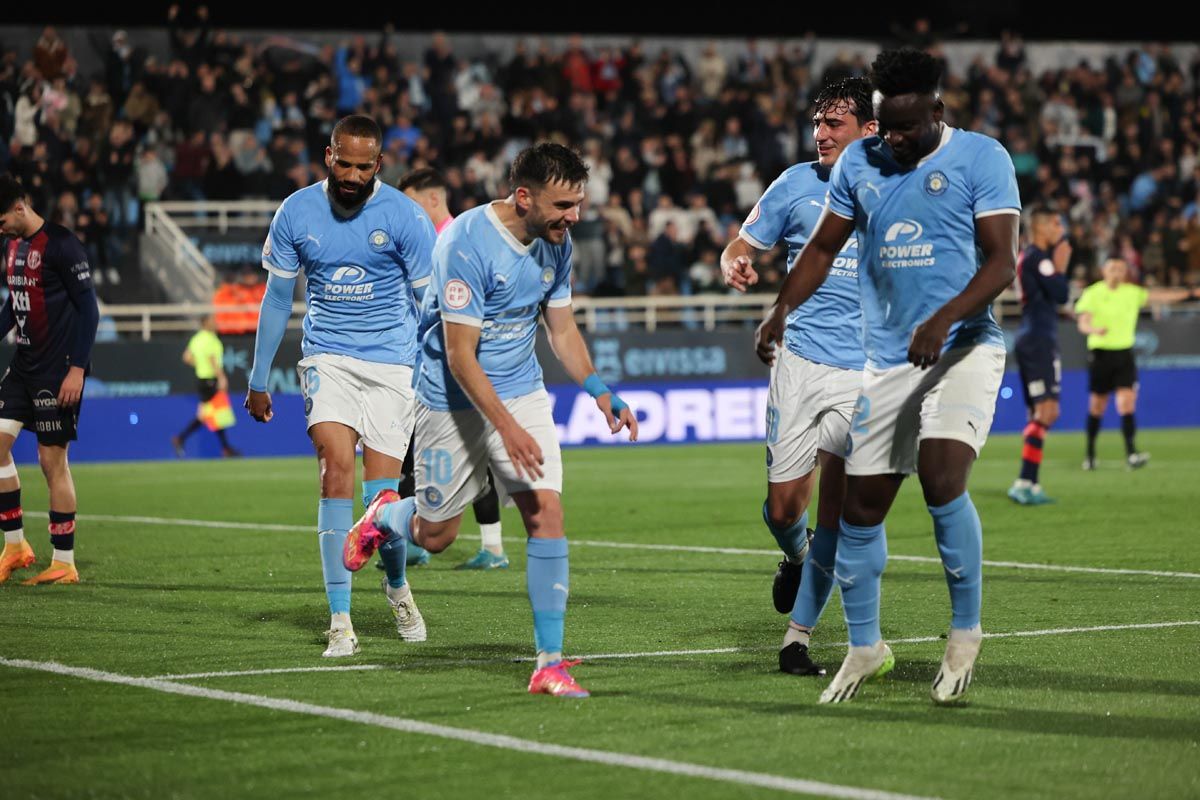 Galería: Las imágenes del partido de la UD contra el Yeclano