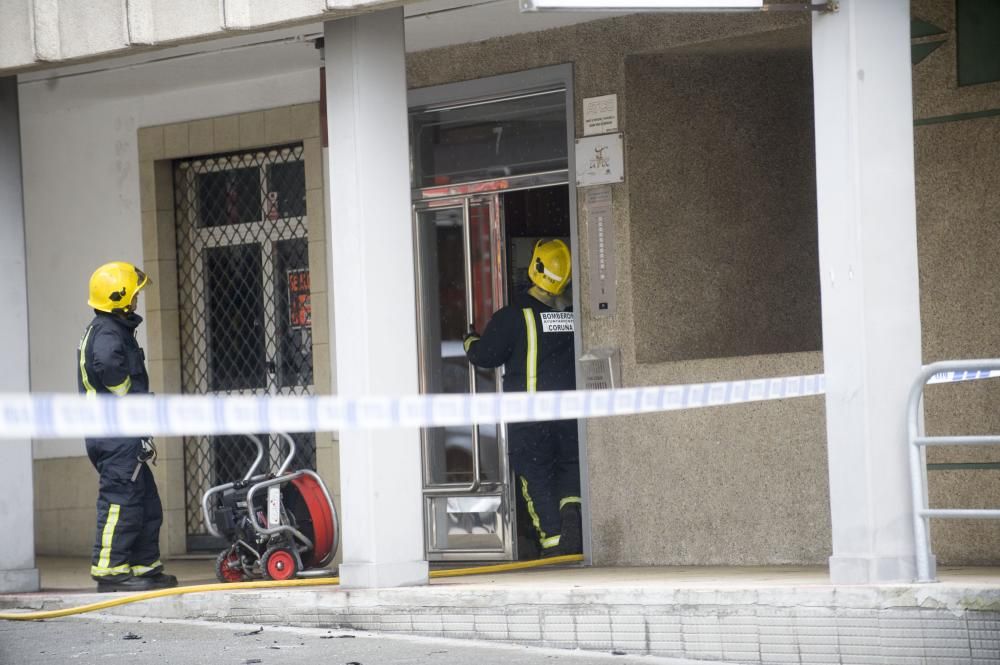 El fuego se generó en el décimo piso del número 7 de la calle Ría do Burgo y no hay heridos