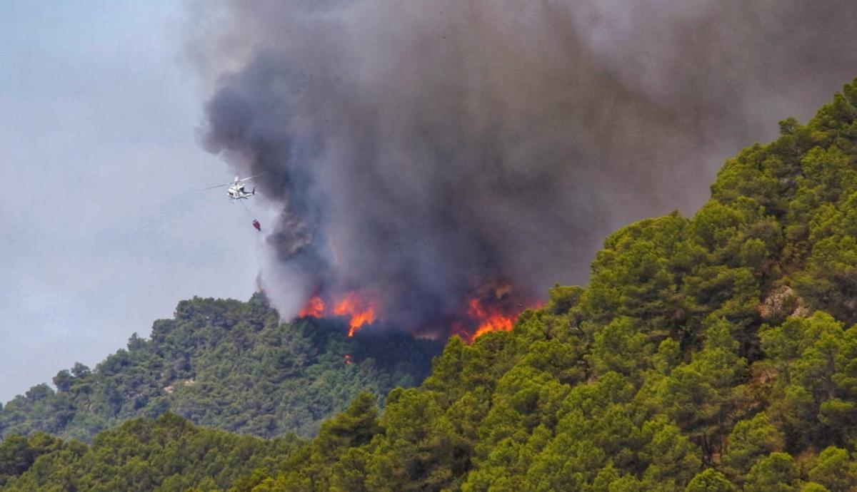  El incendio de la Conca de Barberà y Anoia arrasa sigue fuera de control