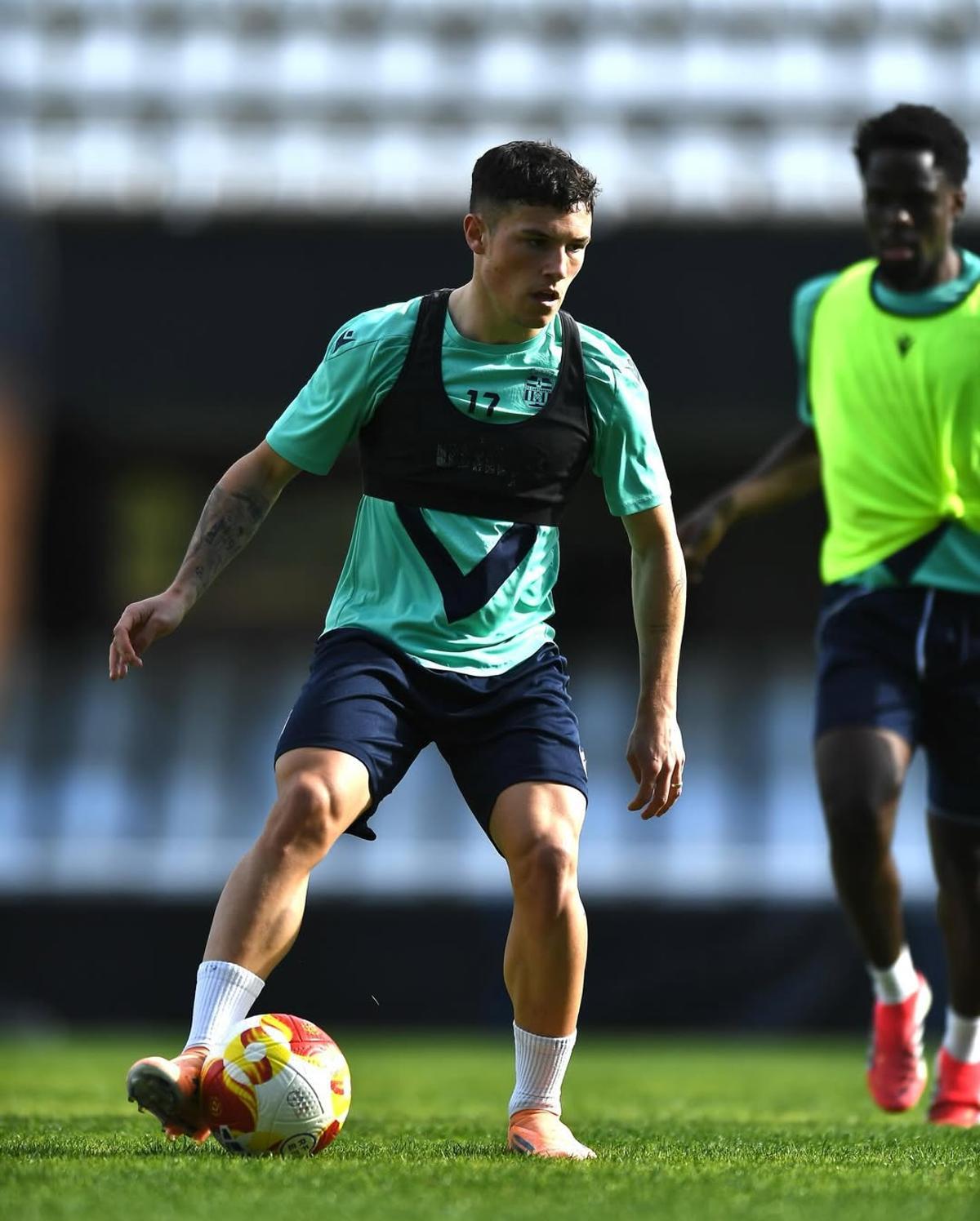 Kevin, en un entrenamiento con el Cartagena.