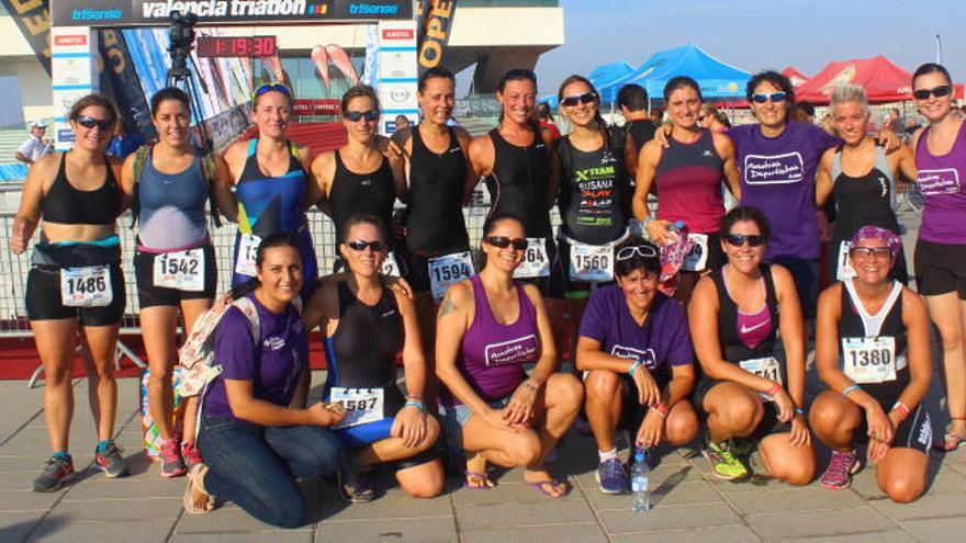 Las integrantes de Nosotras Deportistas, en el Valencia Triatlón