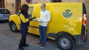 Inspecció de Treball es presenta a l’oficina de Correus a Barcelona, paralitzada per les altes temperatures