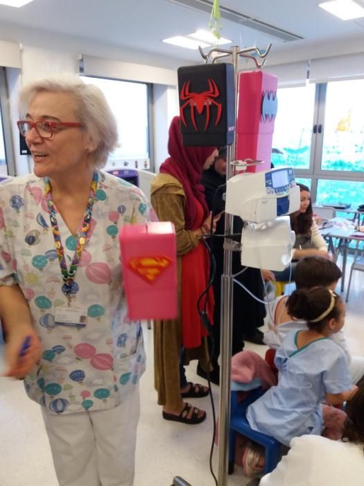 Sueros de superhéroes para los niños ingresados en el hospital Santa Lucía