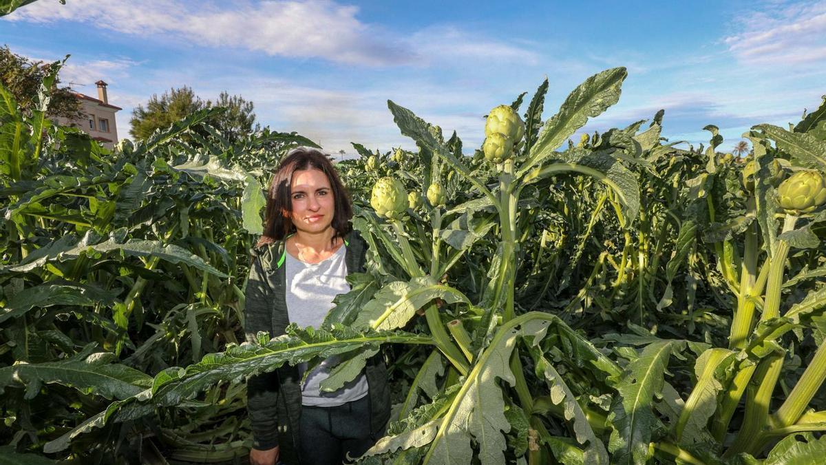 Clara es un ejemplo de relevo generacional. Dejó el sector comercial por la agricultura.