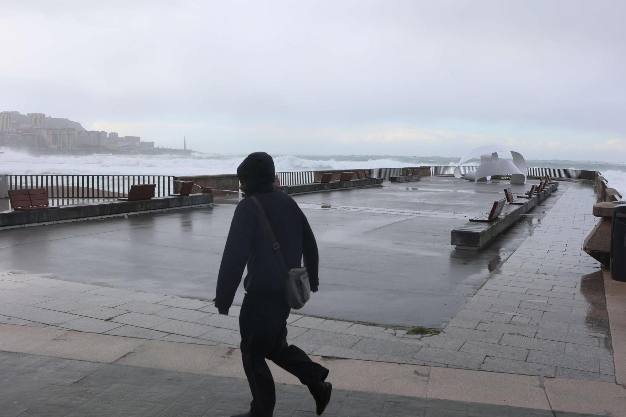 Alerta roja en el mar en A Coruña