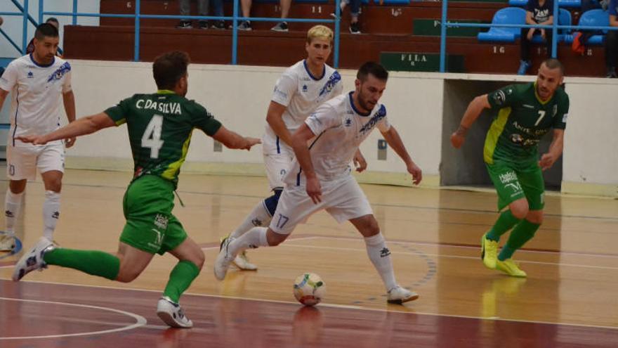 El UMA Antequera cae con el O Parrulo (3-1) y se complica el ascenso