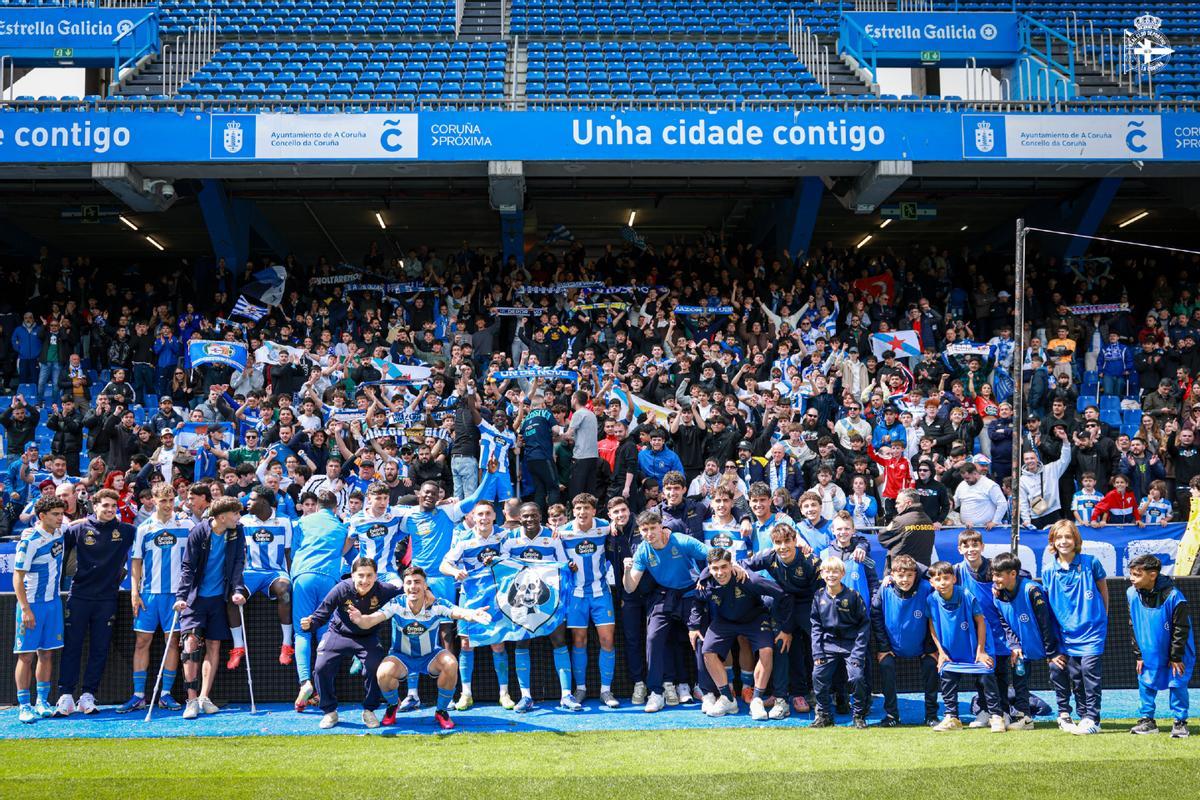 El Fabril posa en Riazor