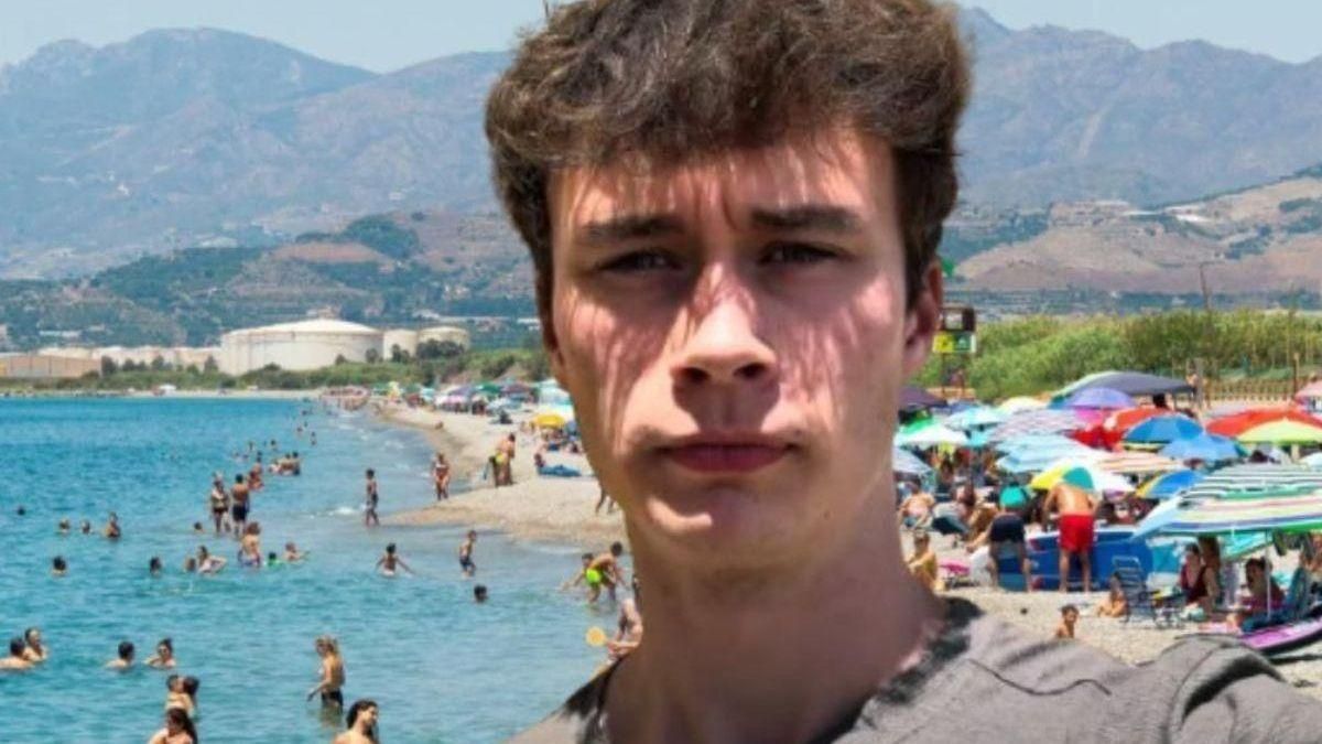 Jorge Rey en una playa