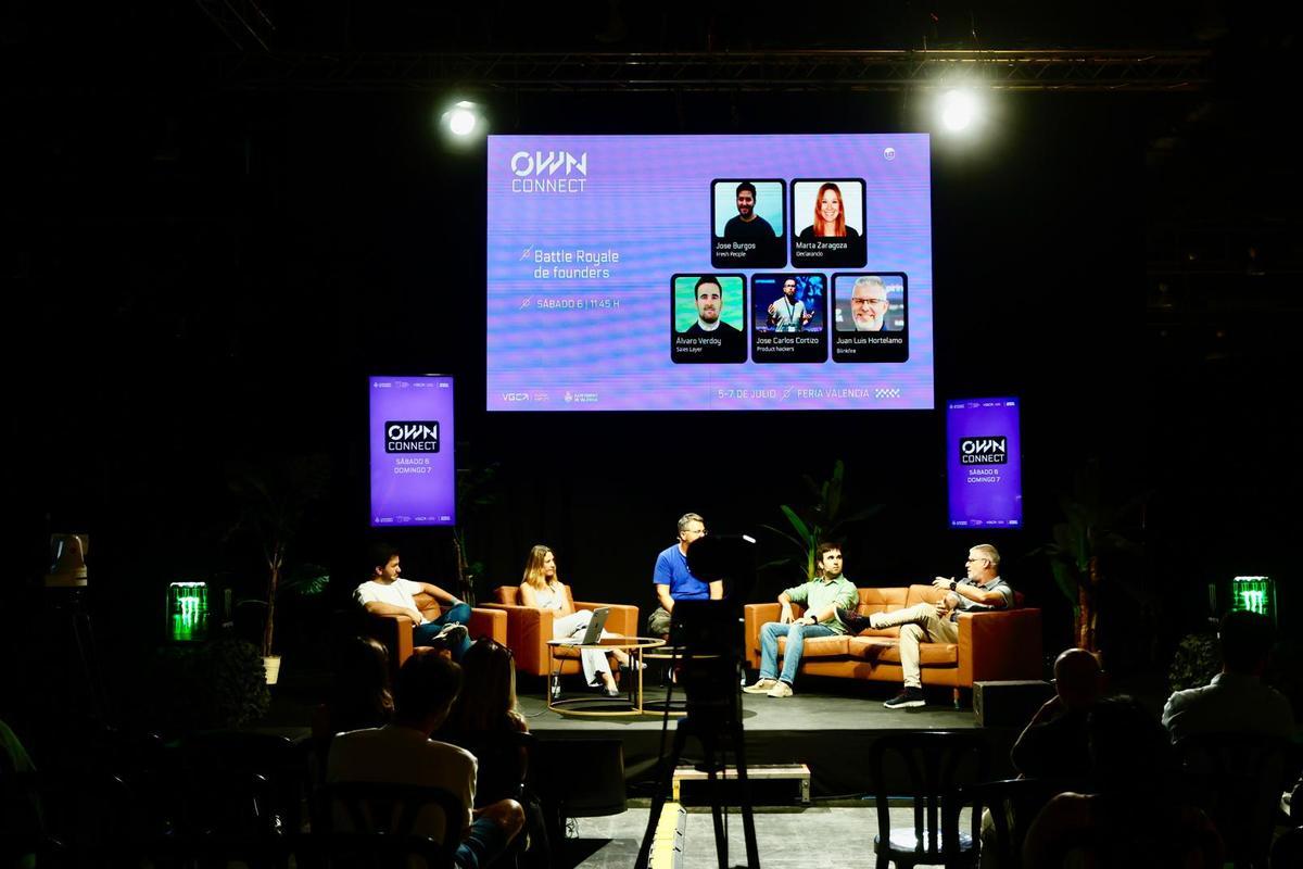 Charlas de empresas en el Own Festival
