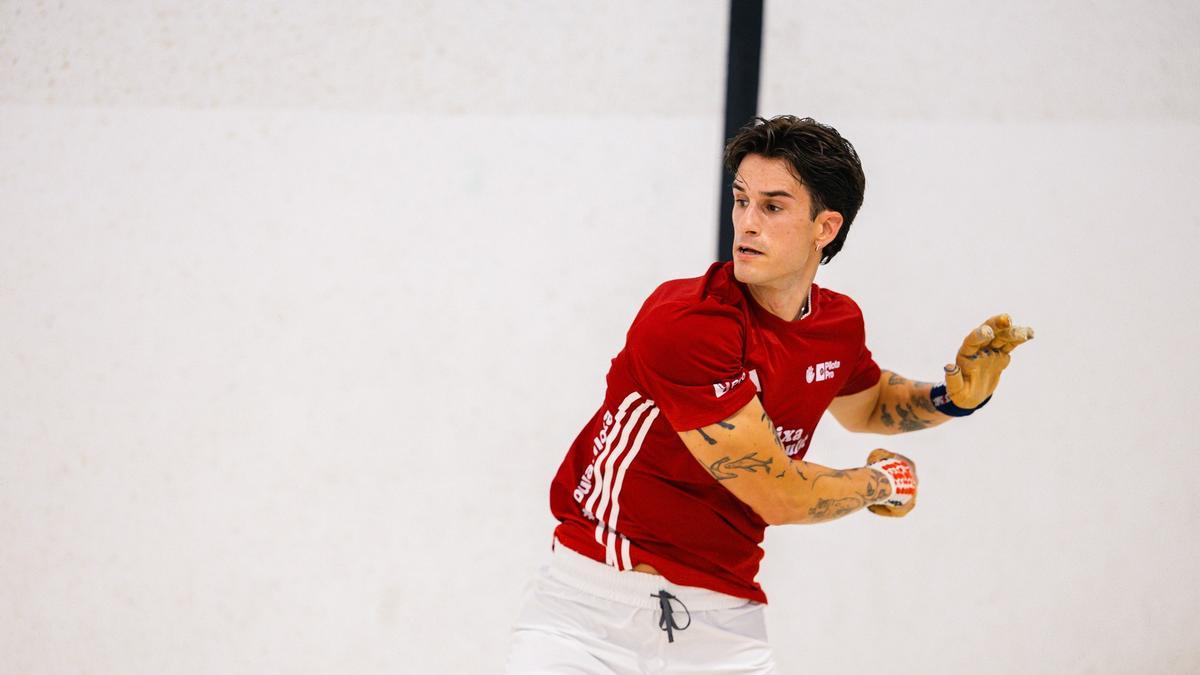 Vicent de Xeraco juga dilluns 24 al trinquet del seu poble