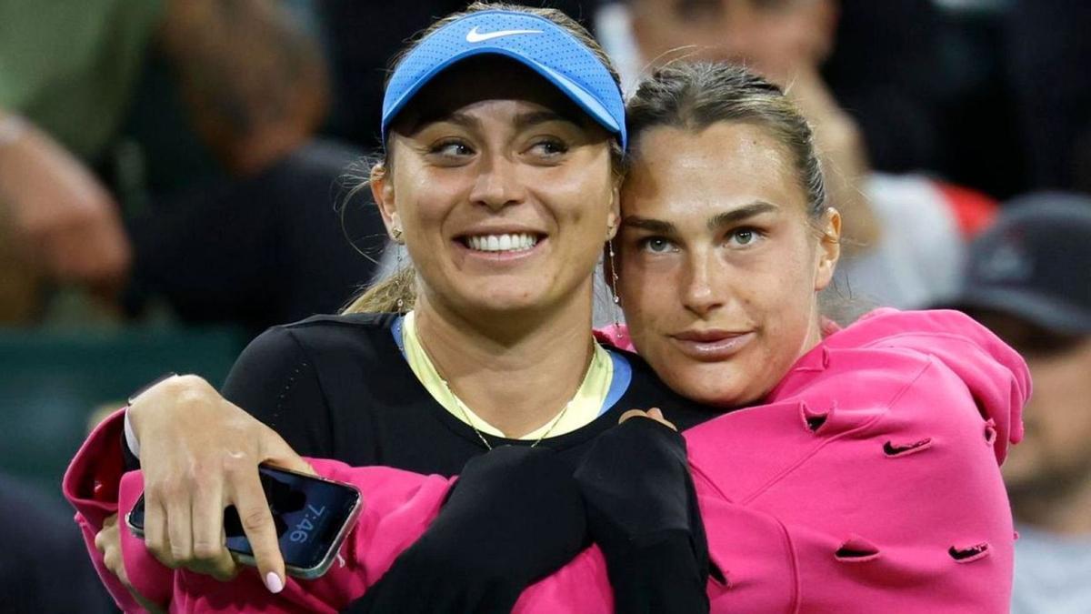 Sabalenka, junto a Paula Badosa en el Open de Australia del año pasado (2025)