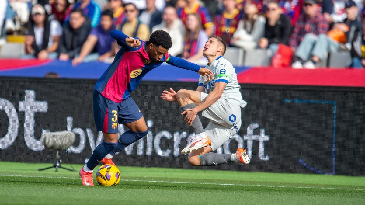 Balde, en una jugada de ataque del Barça-Alavés de la primera mitad.