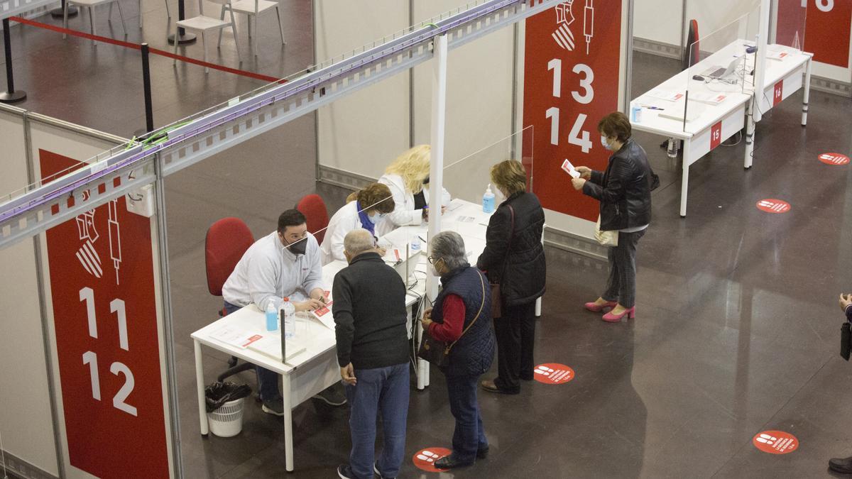 Segunda jornada de vacunación en Ciudad de la Luz