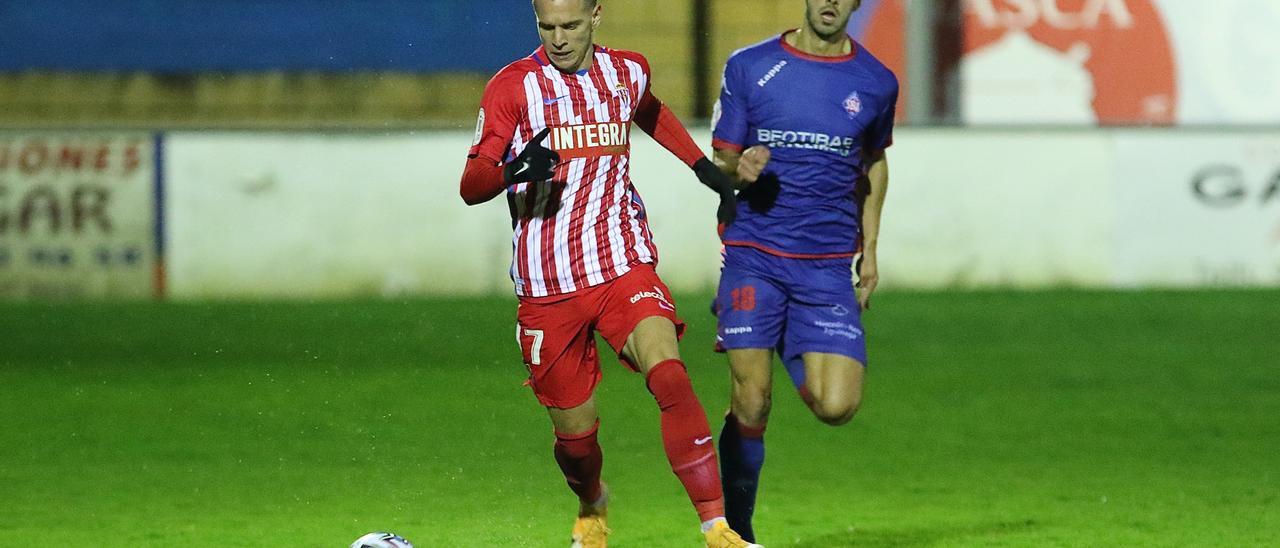 Cumic, durante el partido ante el Amorebieta