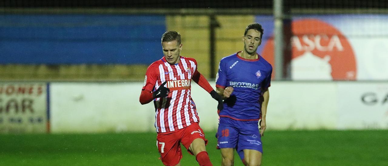 Cumic, durante el partido ante el Amorebieta