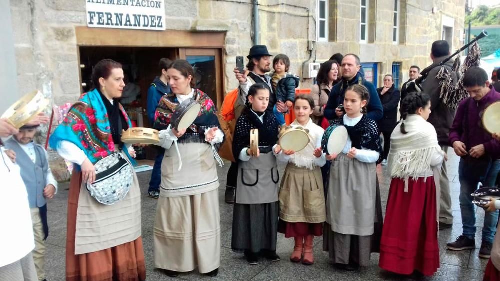 La Reconquista combate la lluvia con música y chor