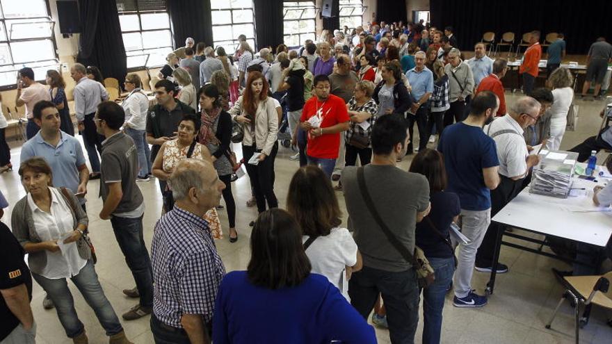 Colas para votar en las anteriores elecciones catalanas.