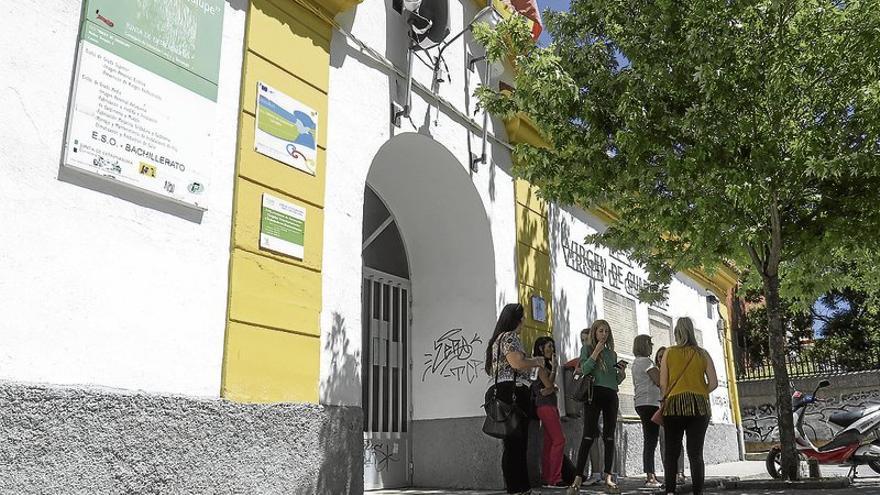 Quejas en el Virgen de Guadalupe de Cáceres por la supresión de tres ciclos formativos