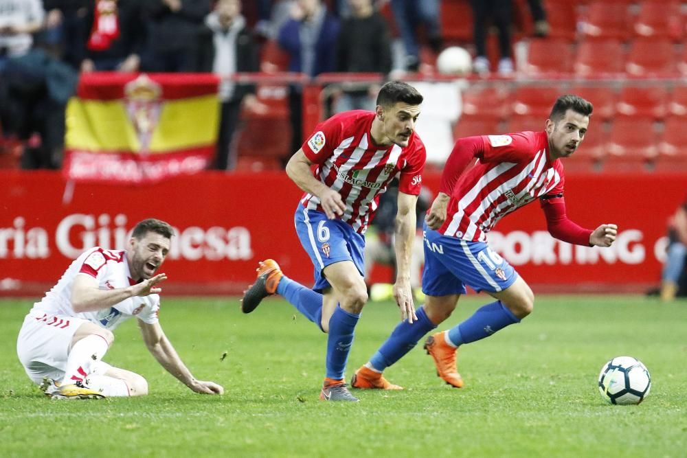 El partido entre el Sporting y la Cultural Leonesa, en imágenes