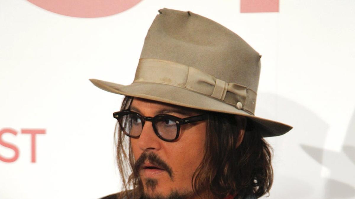 Ni hacer de pirata salva a Johnny Depp de su ruina