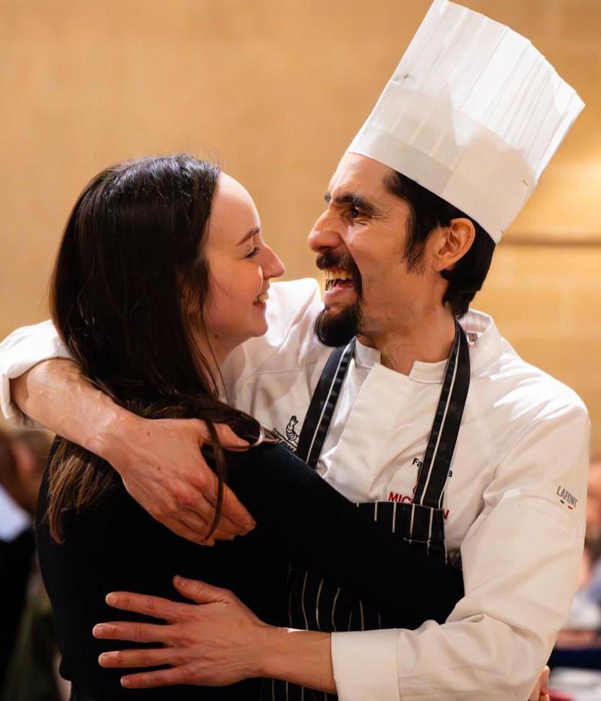 El chef de Plasencia Ricardo Señorán, con su mujer.