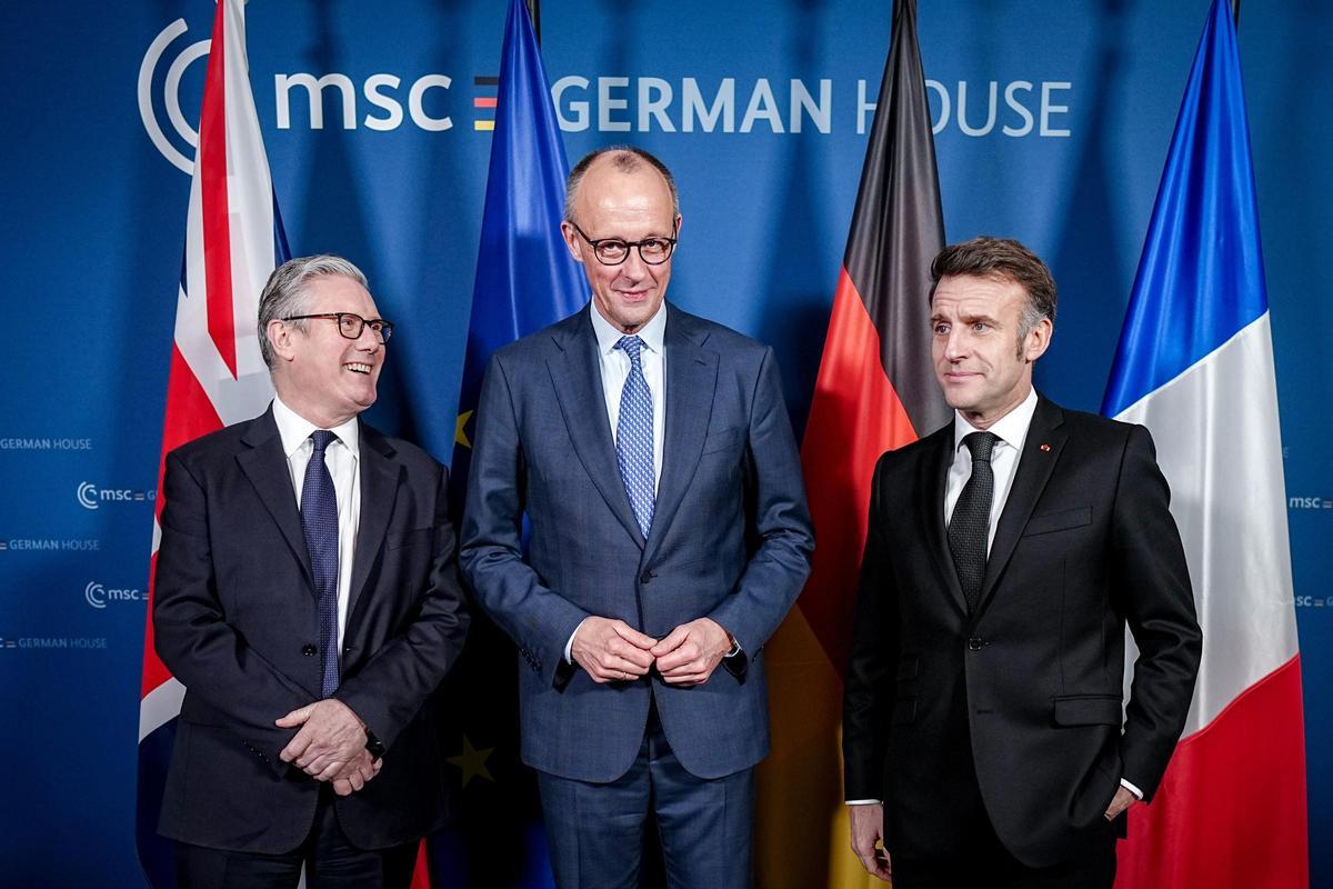 Keir Starmer, Friedrich Merz y Emmanuel Macron (archivo)