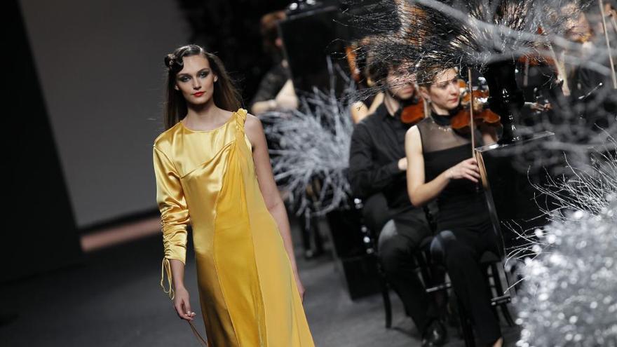 El desfile de Isabel Nuñez cierra la Mercedes-Benz Fashion Week