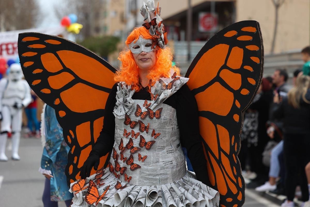 Búscate en las imágenes de la rúa de Carnaval de Ibiza