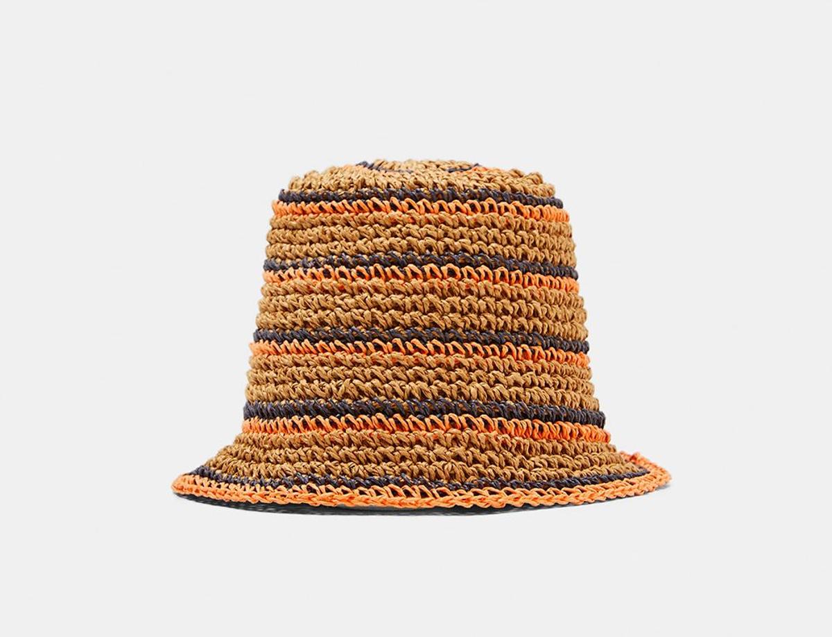 Gorro de croché, de Zara