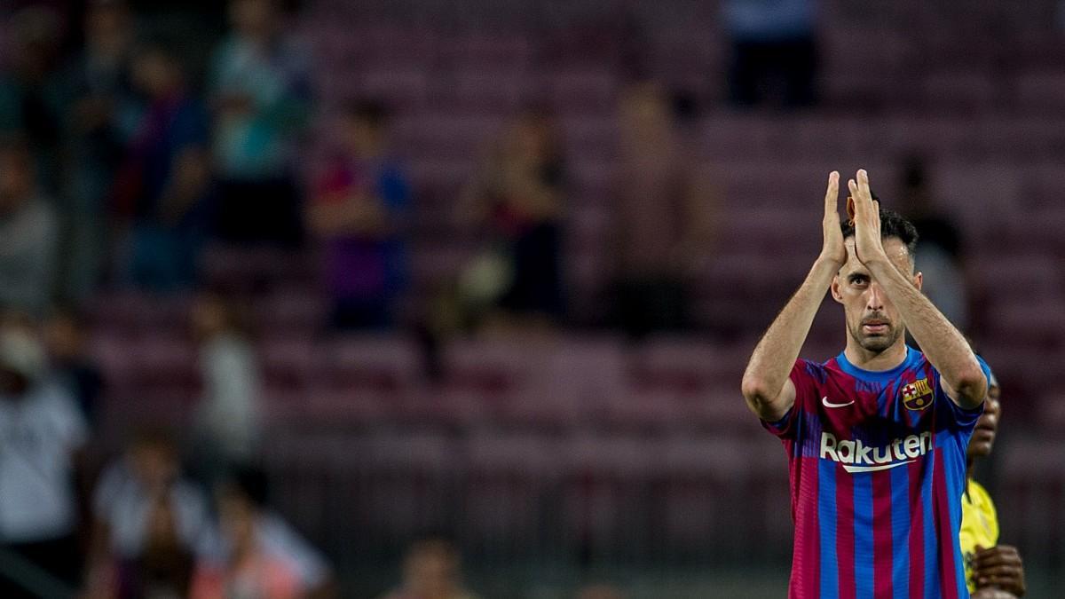 Busquets se despide del Camp Nou tras la derrota contra el Villarreal.