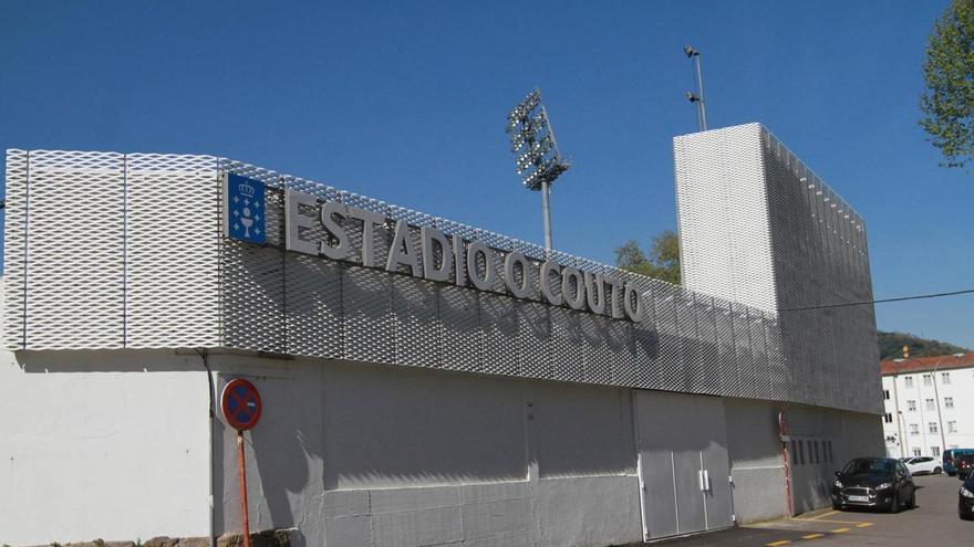El Concello de Ourense amenaza con anular la licencia de ocupación del estadio de O Couto