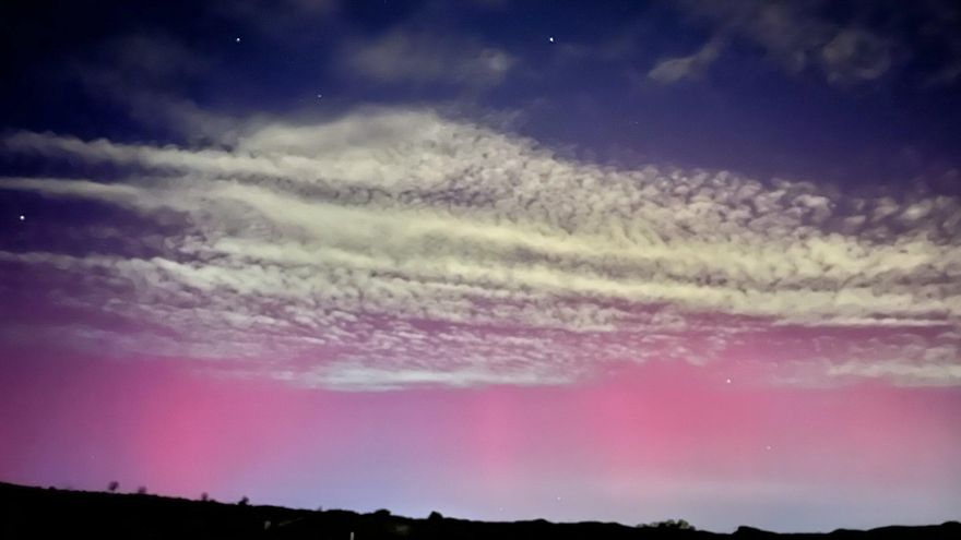 Así ha sido la nueva oleada de auroras boreales vistas en Murcia esta noche