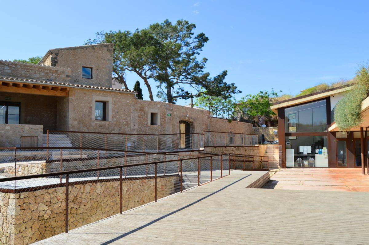 La restauración de la posesión, que se integra en el nuevo Campus, respeta su valor histórico y ofrece soluciones modernas y avanzadas a las necesidades actuales.