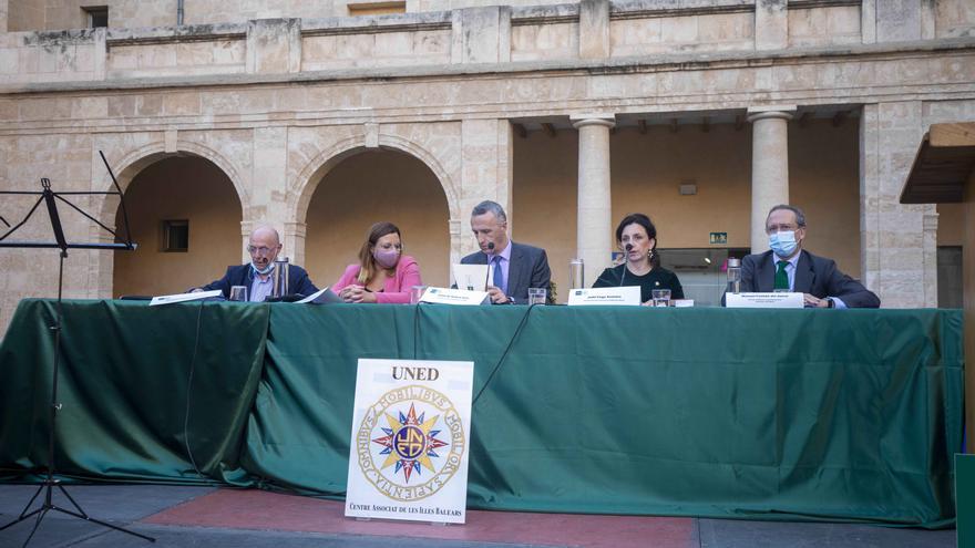 La UNED incorpora  la enseñanza del catalán