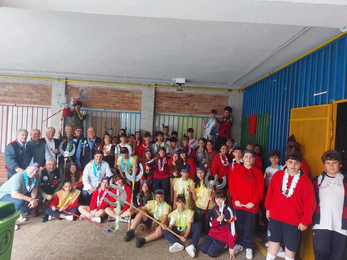 Los alumnos del colegio San Miguel recrean el Descenso del Sella (en imágenes)