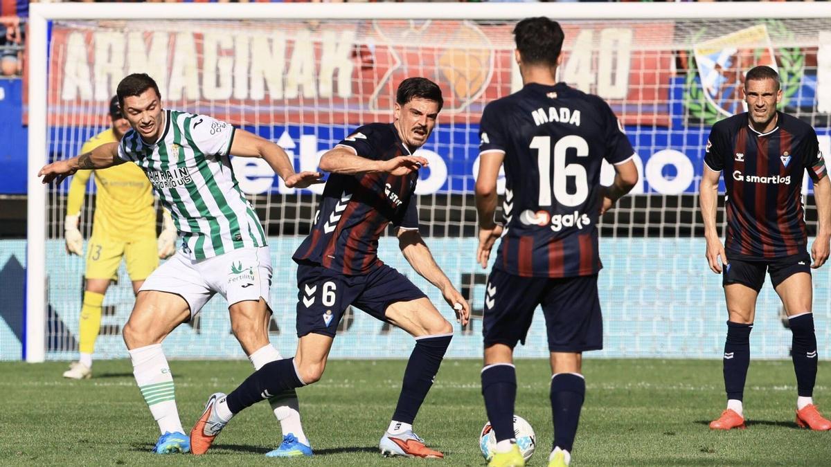 Éibar-Córdoba CF. Las imágenes del partido de LaLiga Hypermotion