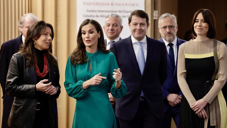 La Reina Letizia recupera el vestido &#039;low cost&#039; verde esperanza en Salamanca