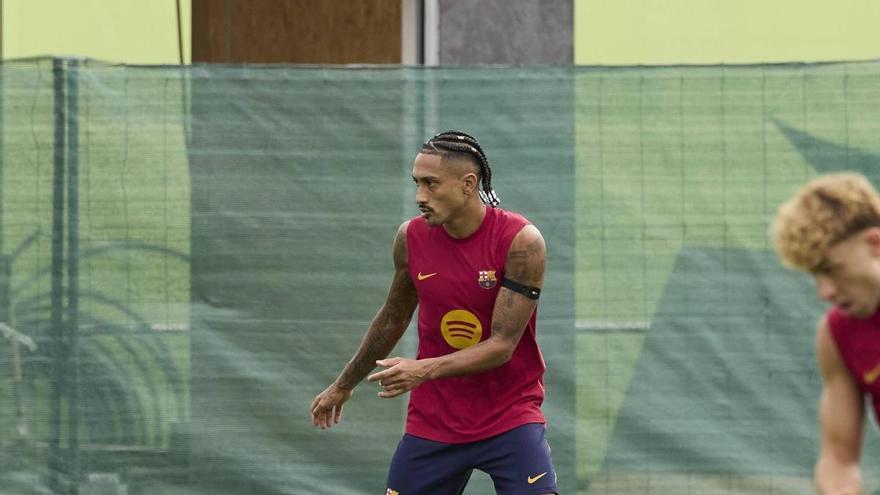 Raphinha and Frenkie de Jong Return to Training Ahead of Barcelona vs. Real Betis Clash