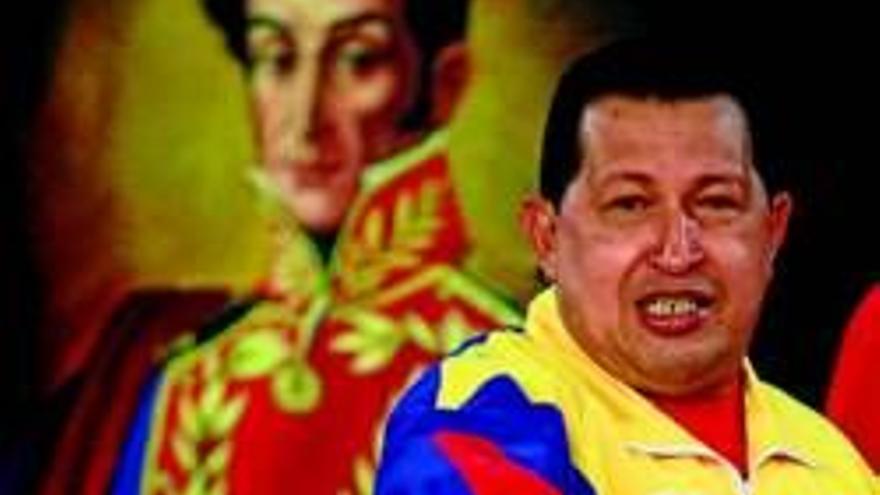 Chávez anuncia que asume el control de la única tele crítica