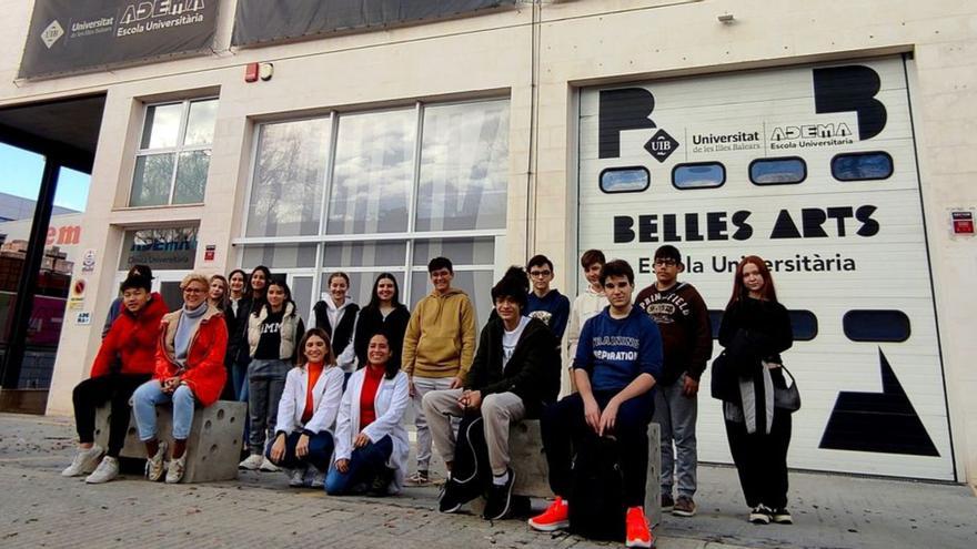 Foto de familia de los alumnos que participaron en los talleres.