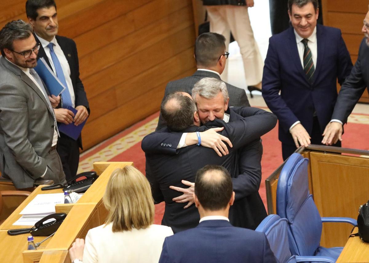 Rueda, elegido presidente de la Xunta con los votos del PP