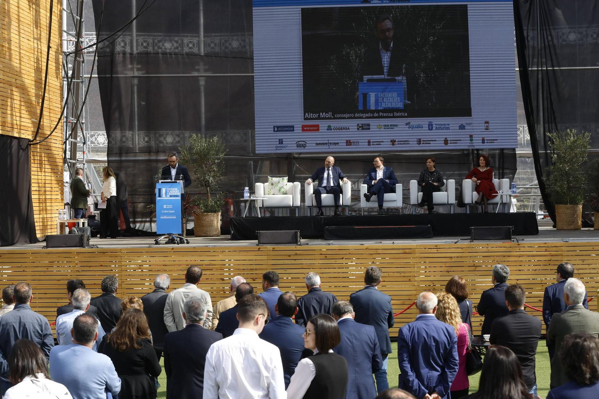 EN IMÁGENES: Así fue el encuentro en Gijón de alcaldes y alcaldesas asturianas dentro del Foro del Municipalismo