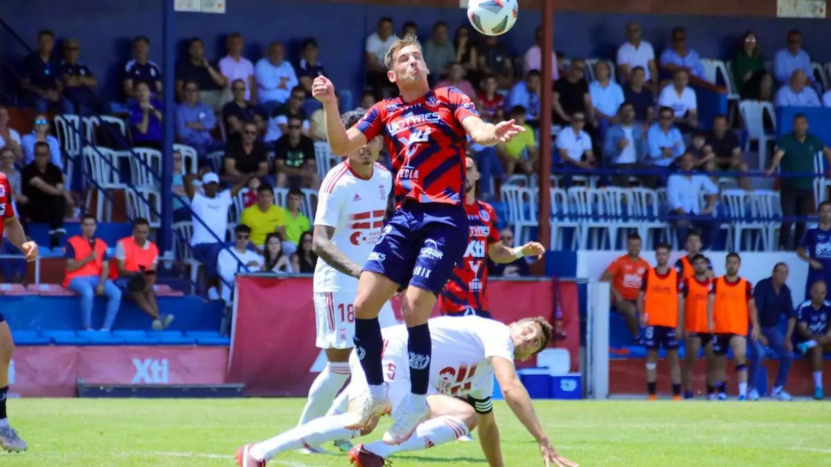 El Lorca ficha a Álvaro Martínez y acuerda un amistoso con el Real Murcia