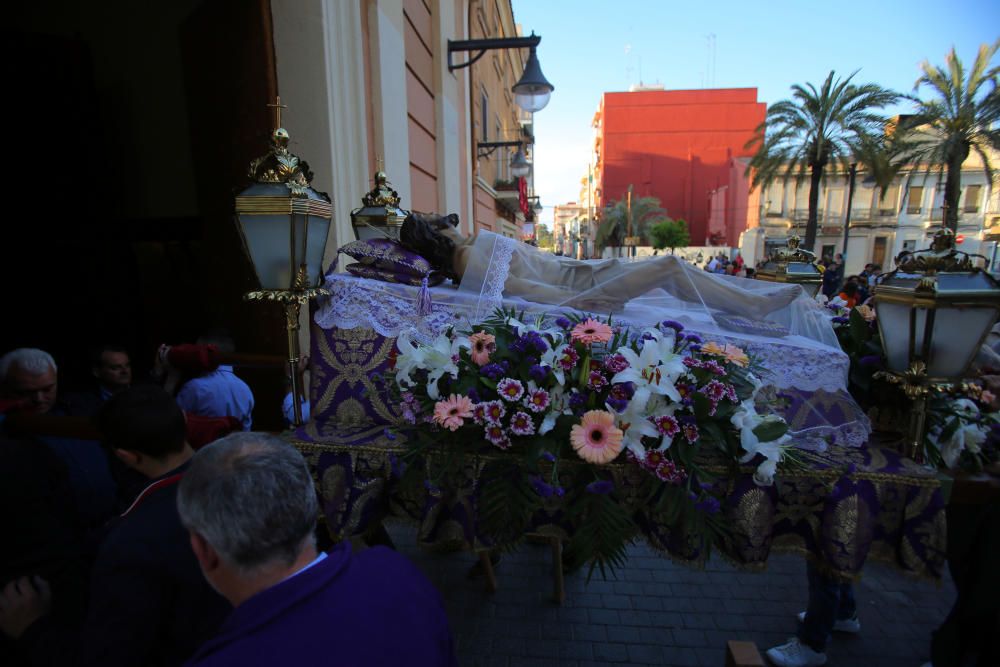 Procesión del Cristo Yacente en el Cabanyal