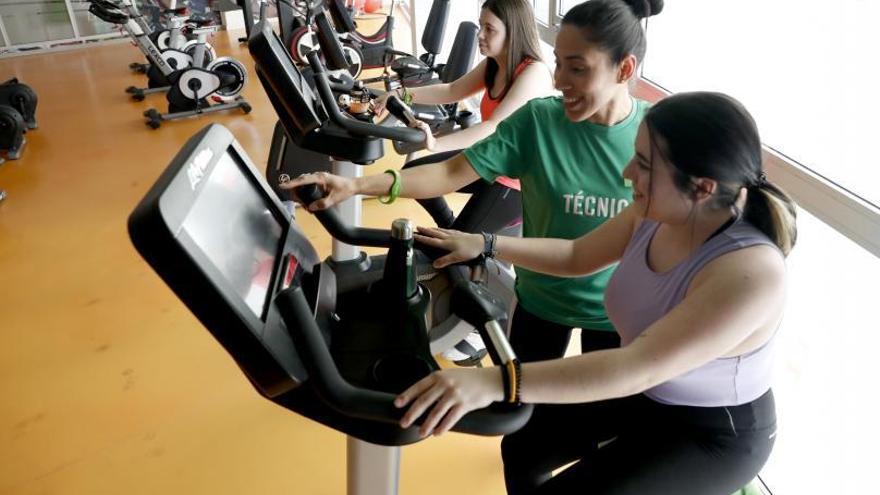 Los gimnasios detectan un creciente interés de los adolescentes por las  pesas - Faro de Vigo