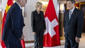 Trump suggereix abaixar els aranzels a la Xina al 80% en vigílies de negociar