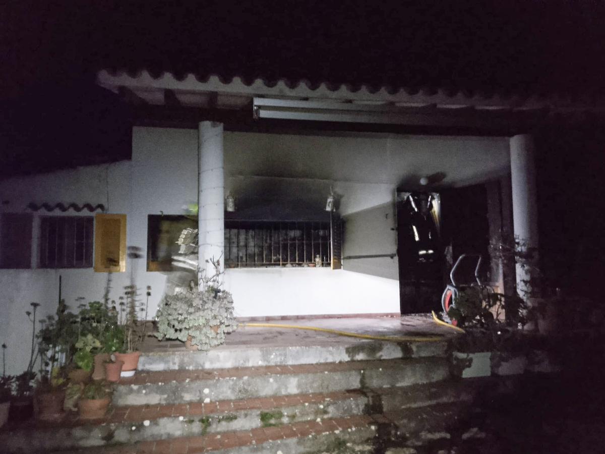 Vivienda unifamiliar afectada por el incendio de la pasada noche en Formentera