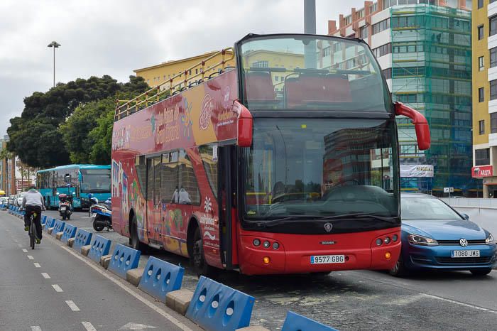 Guagua turística averiada